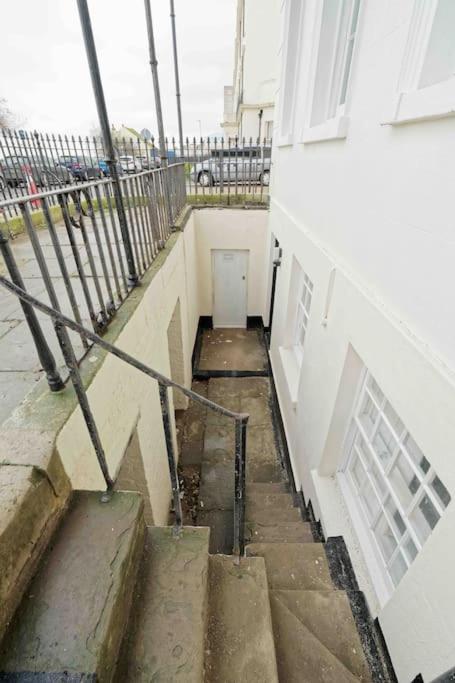 Stylish Beach Front Retreat 2 Bedrooms Herne Bay Esterno foto
